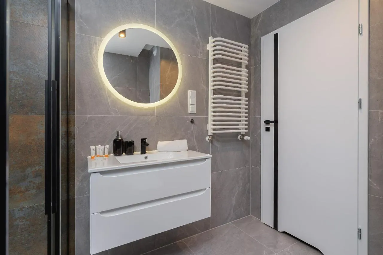 City Studio With Ac Czarnowiejska By Renters Kraków 0*,  Polska