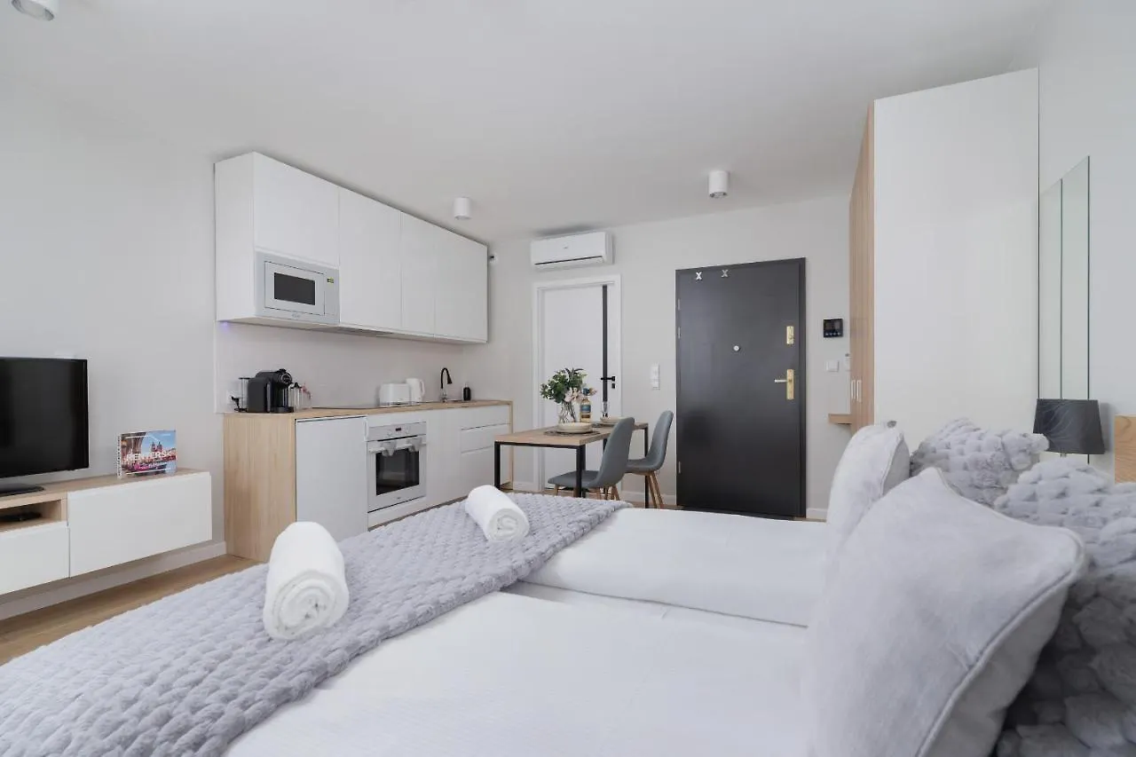 City Studio With Ac Czarnowiejska By Renters Kraków Apartament