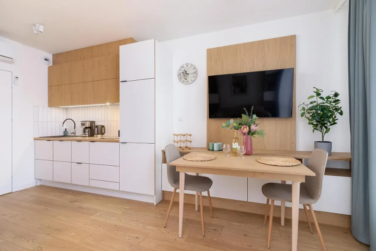 City Studio With Ac Czarnowiejska By Renters Kraków Polska