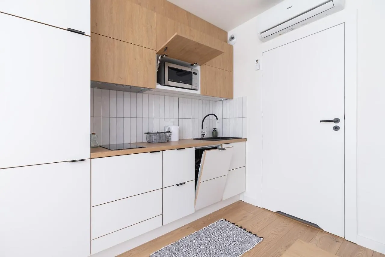 City Studio With Ac Czarnowiejska By Renters Kraków Apartament